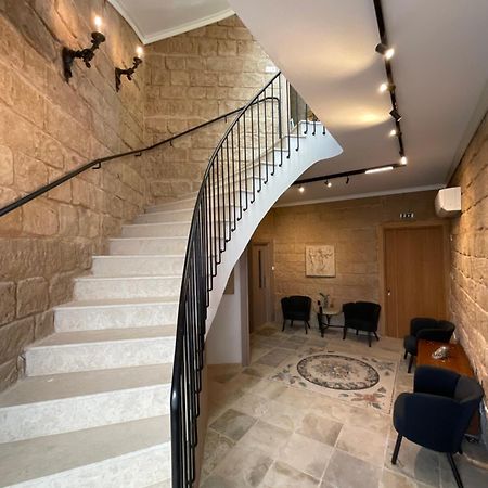 Le Voyageur By The Sea - Furnished Rooms Larnaca Eksteriør billede
