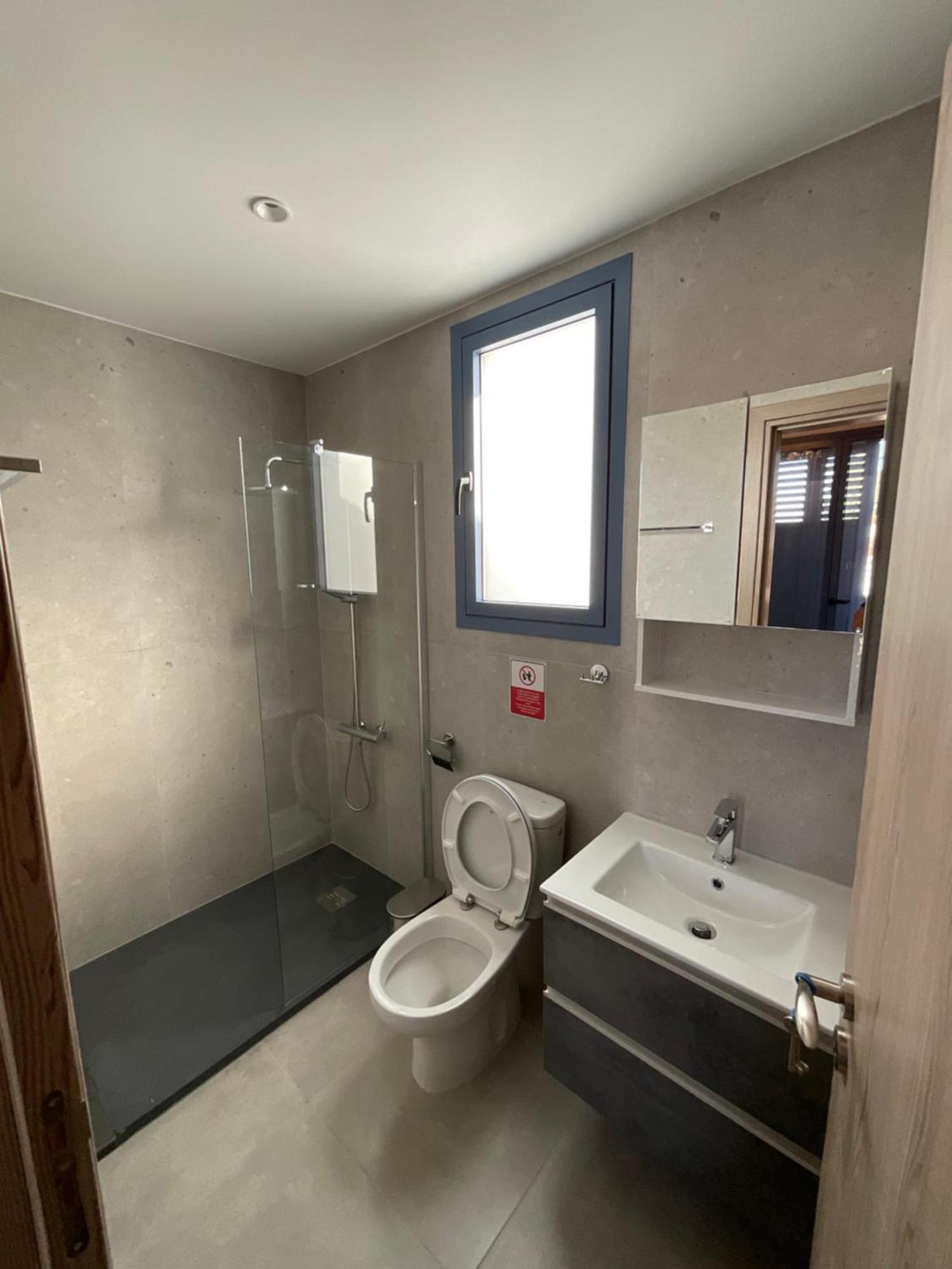 Le Voyageur By The Sea - Furnished Rooms Larnaca Eksteriør billede