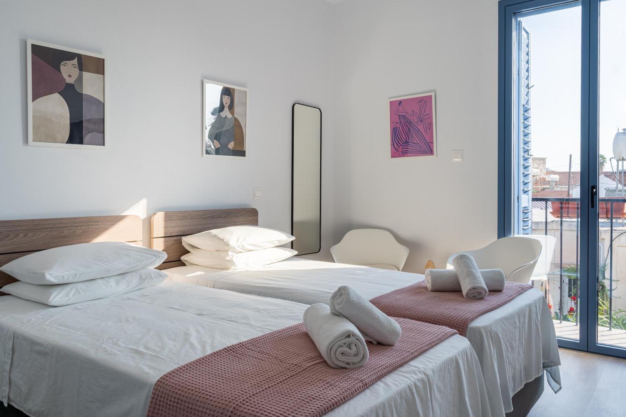 Le Voyageur By The Sea - Furnished Rooms Larnaca Eksteriør billede