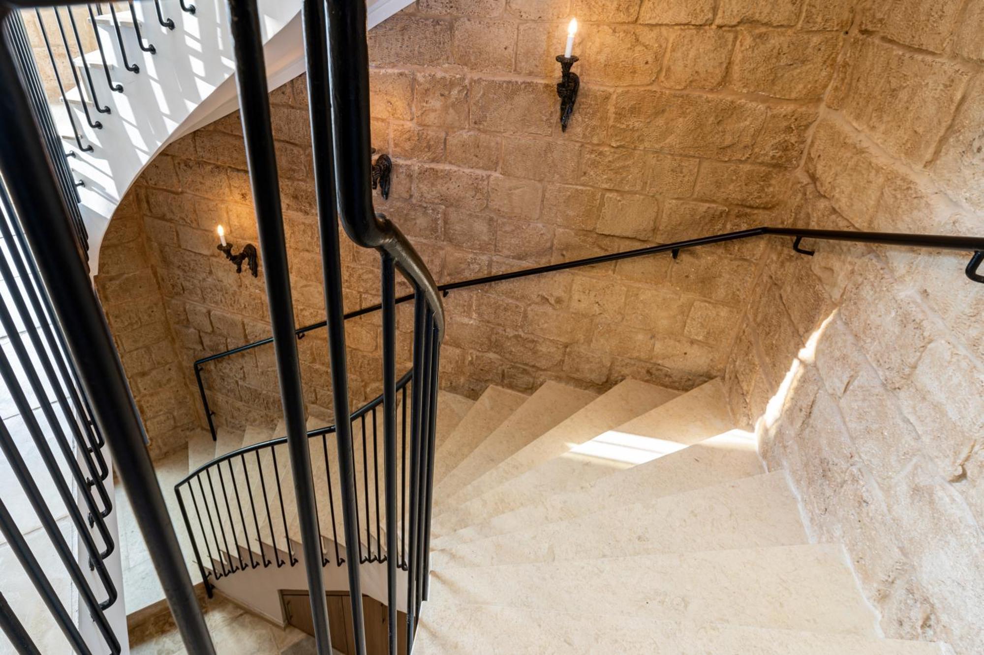 Le Voyageur By The Sea - Furnished Rooms Larnaca Eksteriør billede