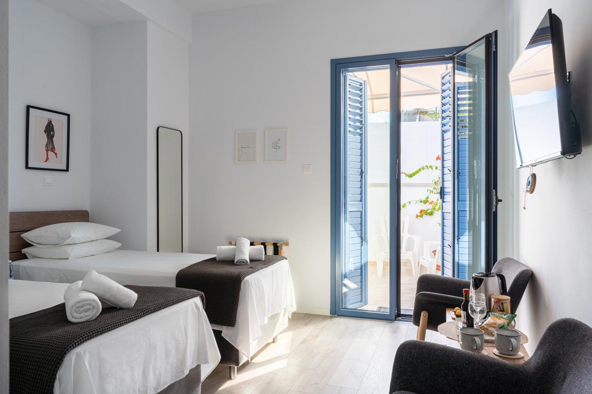 Le Voyageur By The Sea - Furnished Rooms Larnaca Eksteriør billede