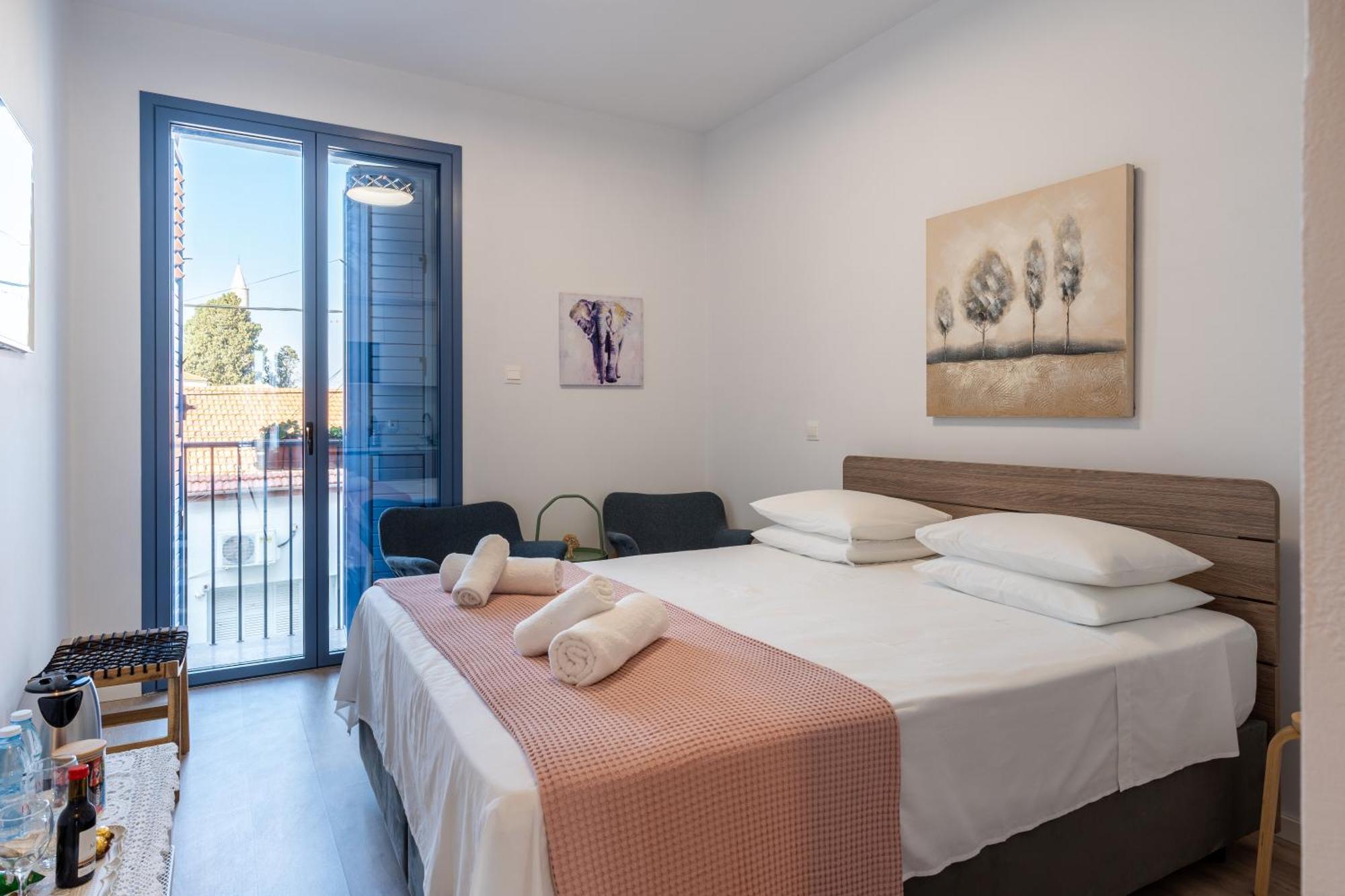 Le Voyageur By The Sea - Furnished Rooms Larnaca Eksteriør billede