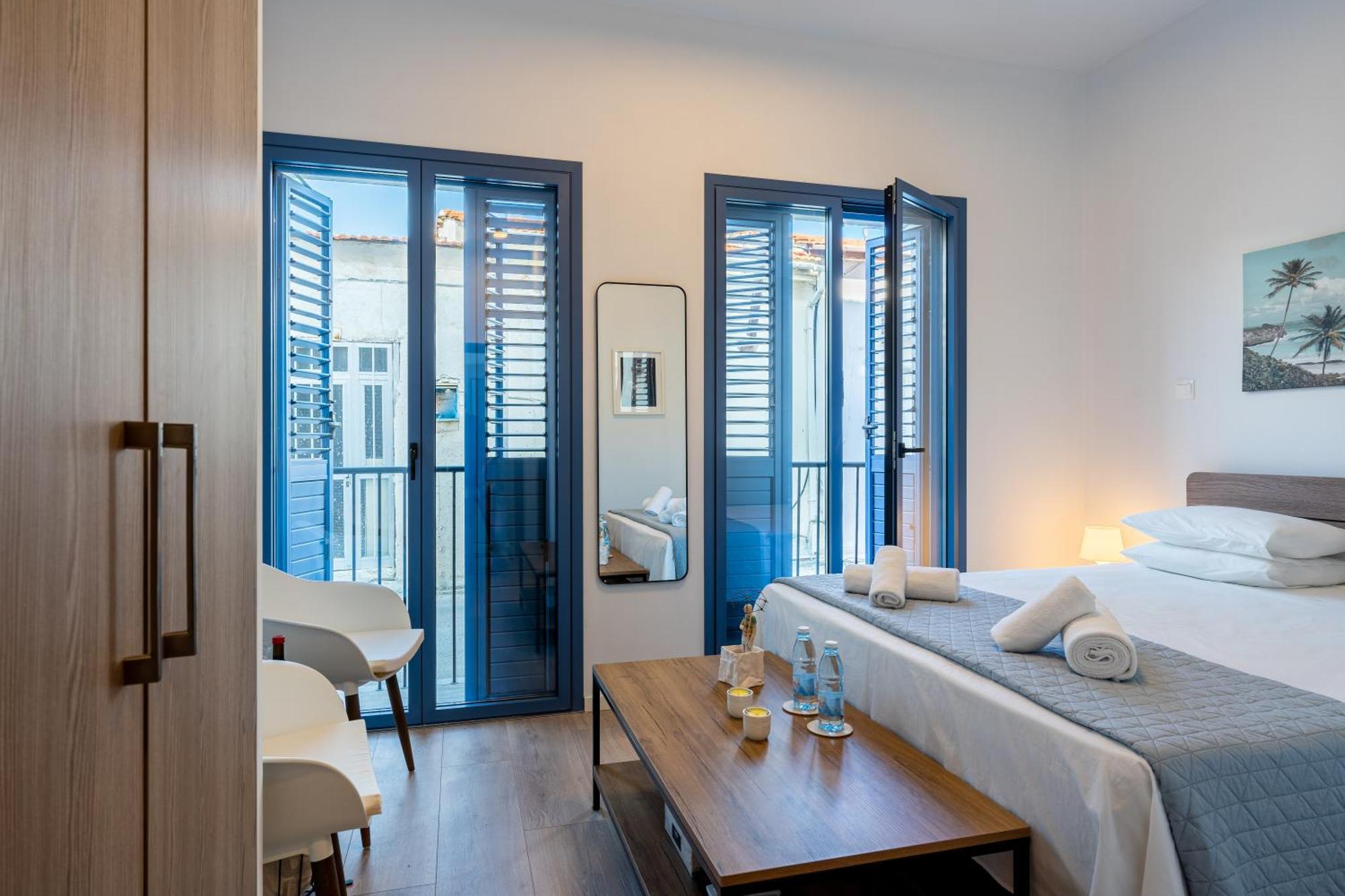 Le Voyageur By The Sea - Furnished Rooms Larnaca Eksteriør billede