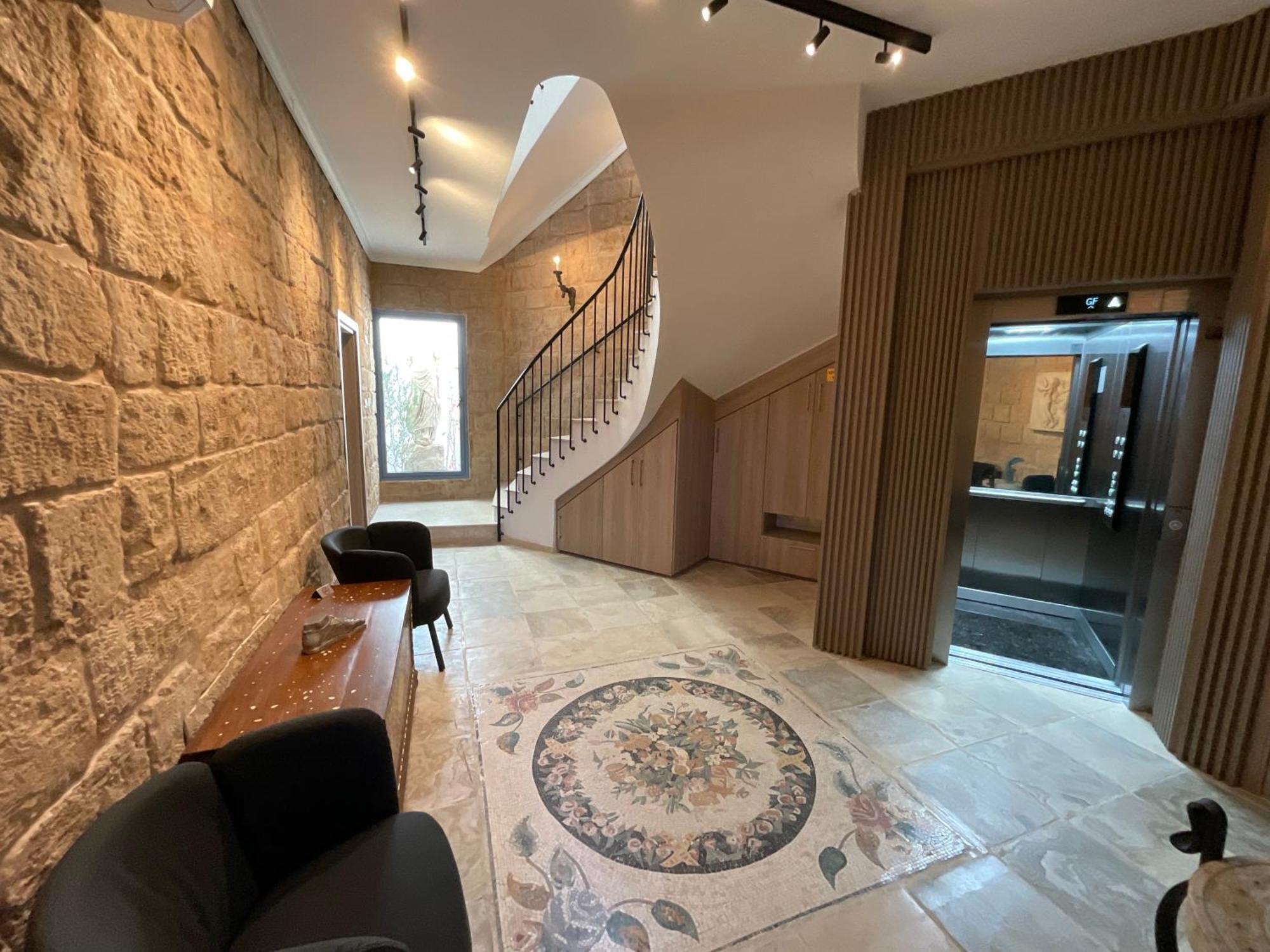Le Voyageur By The Sea - Furnished Rooms Larnaca Eksteriør billede