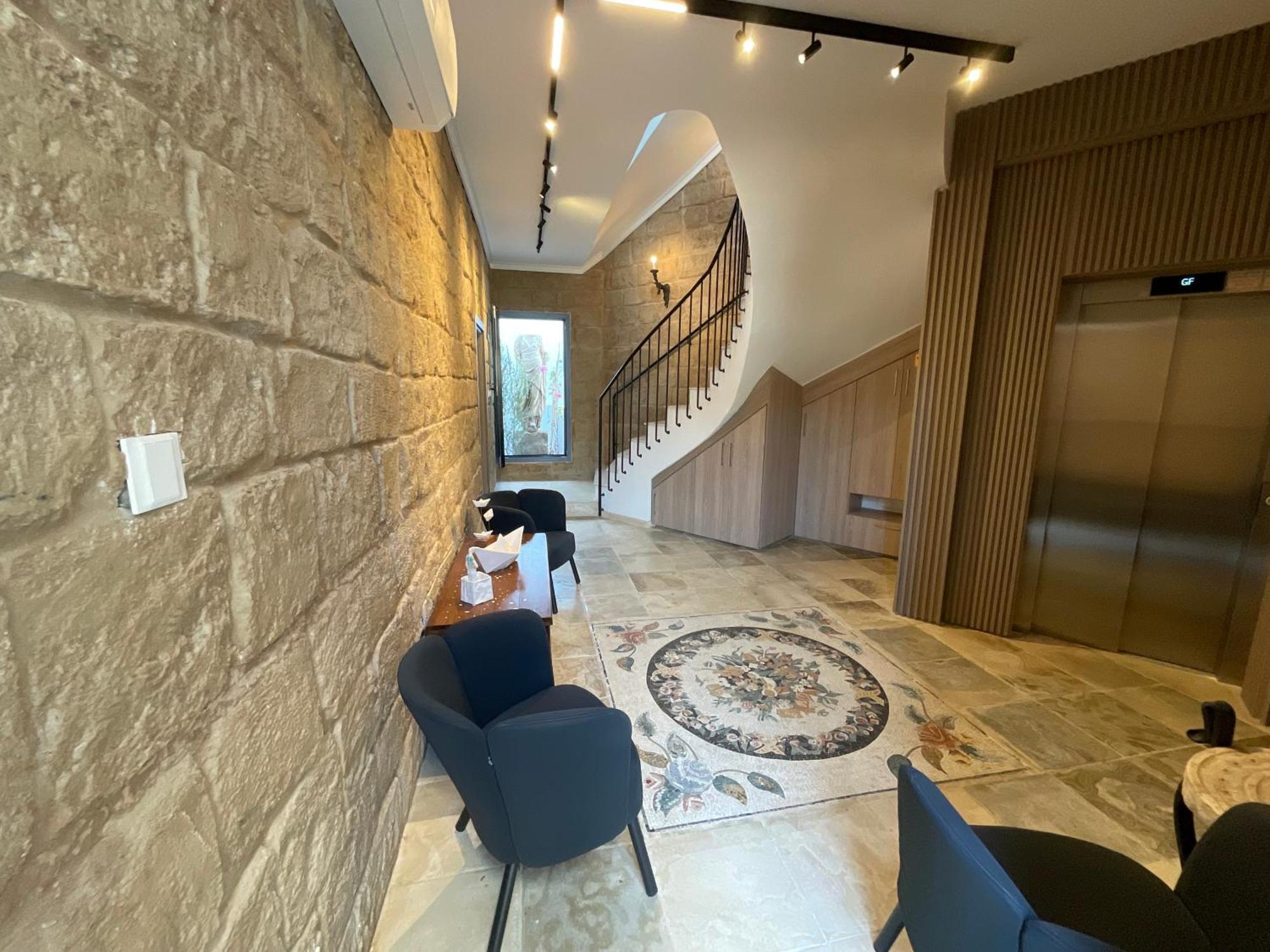 Le Voyageur By The Sea - Furnished Rooms Larnaca Eksteriør billede