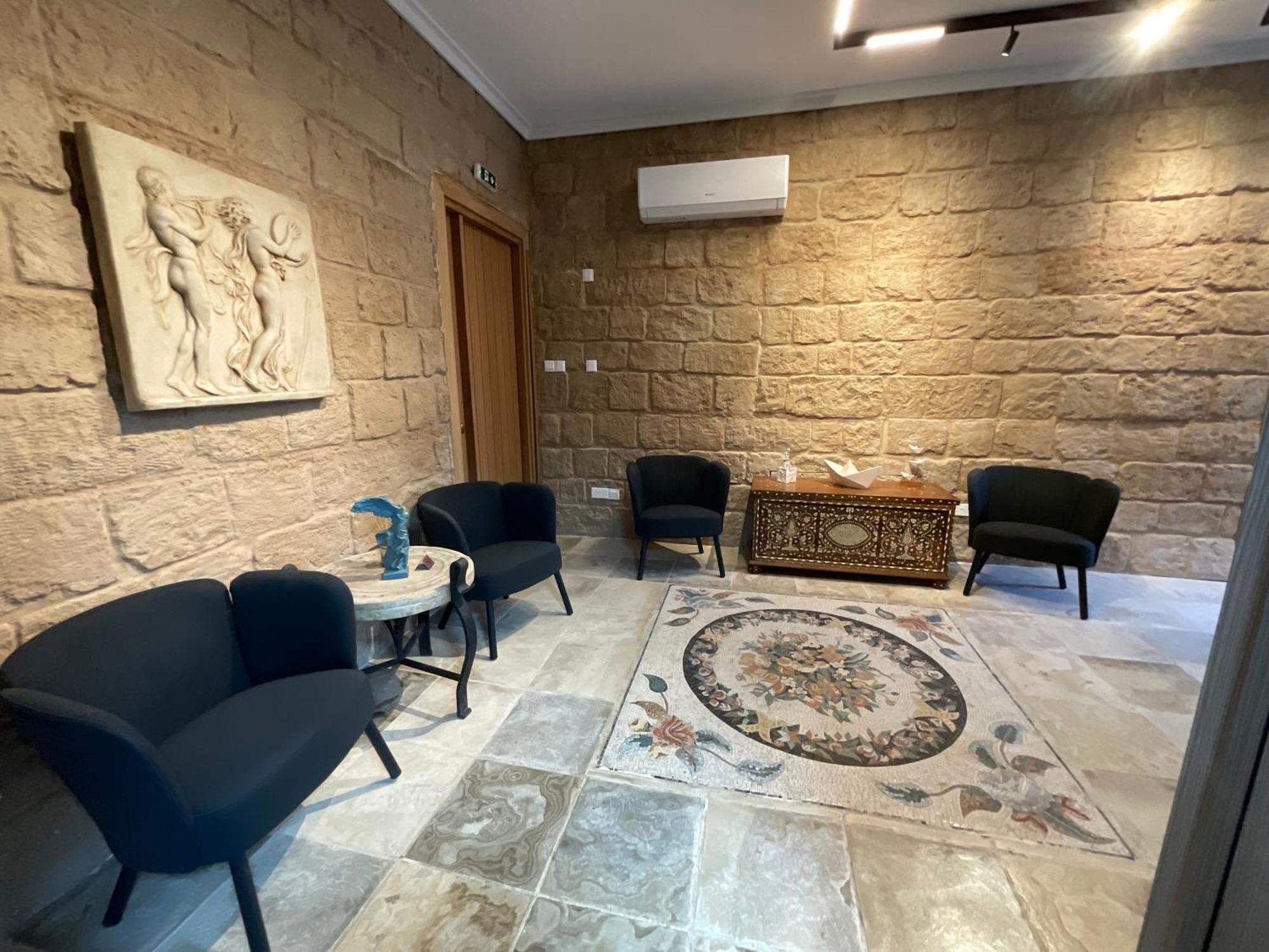 Le Voyageur By The Sea - Furnished Rooms Larnaca Eksteriør billede